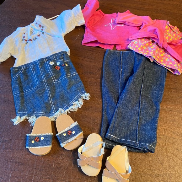 American Girl/Our Generation; 6 outfits and accessories! - Picture 4 of 4